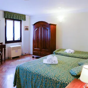 Corte Canal 3*, Venecia Italia